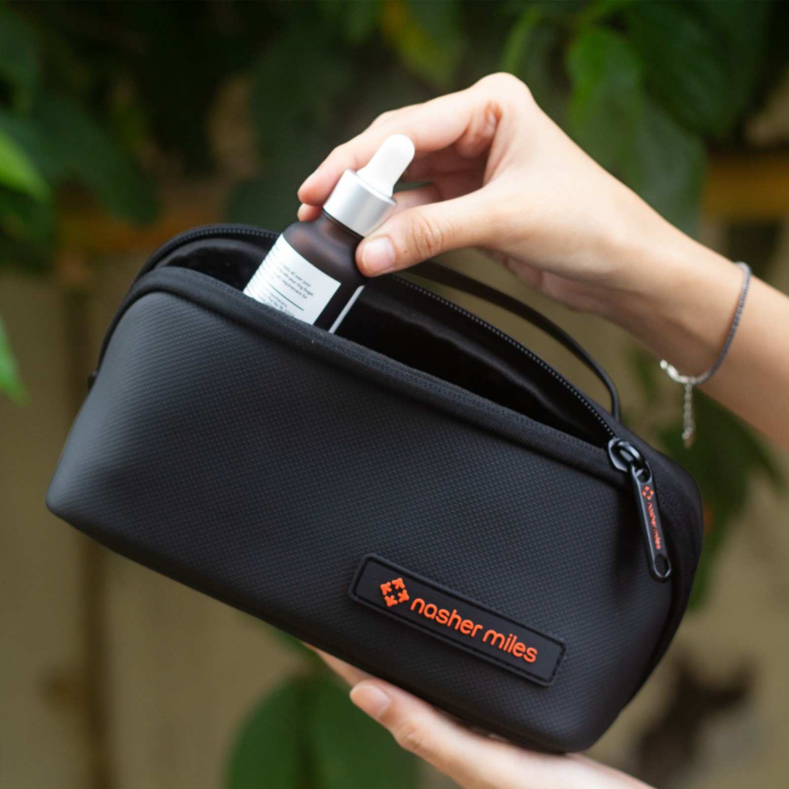 Dock Toiletry Kit