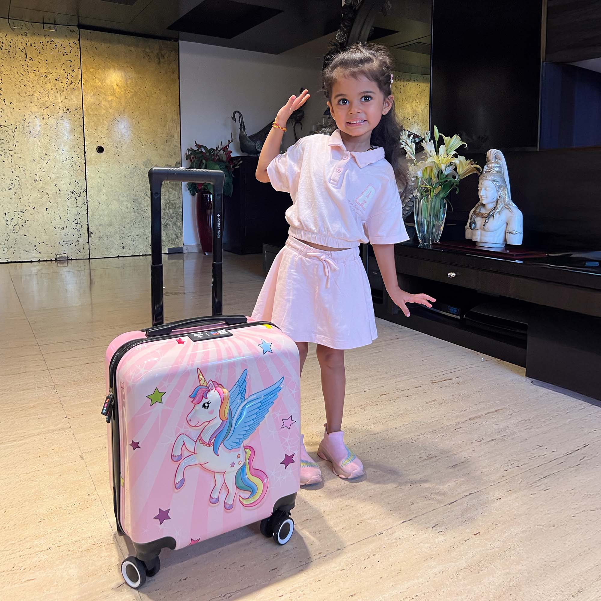 Kids_Luggages.jpg